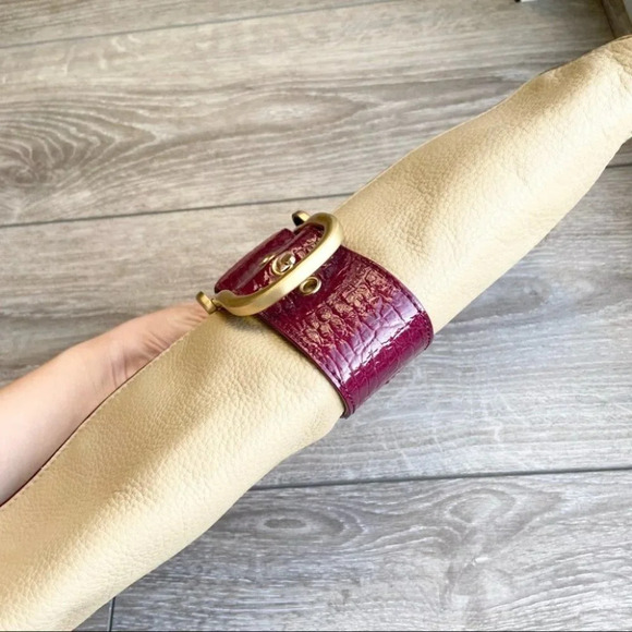 BCBGMAXAZRIA  Cream Leather Clutch - Picture 7 of 16